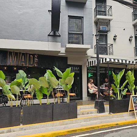Mad Monkey Manila Hostel Makati City Exterior photo