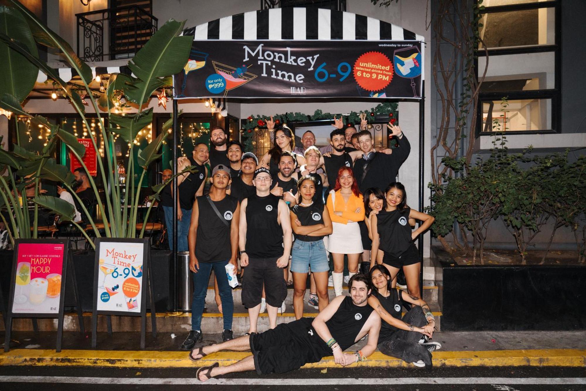 Mad Monkey Manila Hostel Makati City Exterior photo